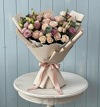 Букет цветов из:  Розы и Лизиантусы в Арье