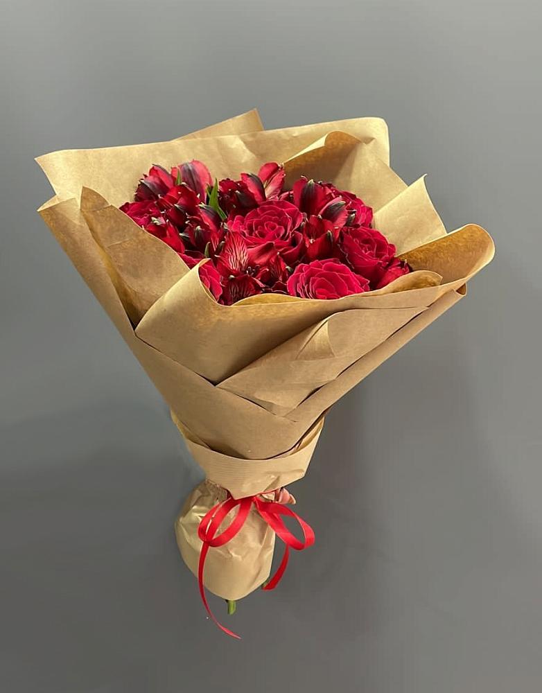 Букет цветов из: Альстромерии и Розы в Арье