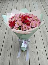 Букет цветов из:  Альстромерии в Арье