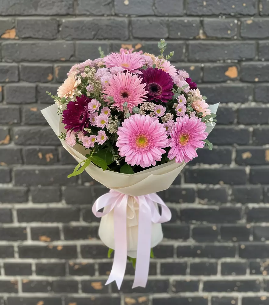 Букет цветов из: Герберы и Хризантемы в Арье