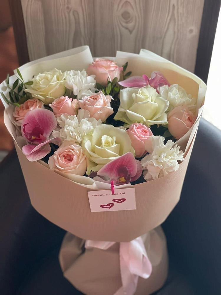 Букет цветов из: Орхидеи, Розы и Гвоздики в Арье