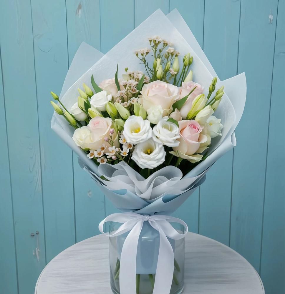 Букет цветов из: Розы и Лизиантусы в Арье