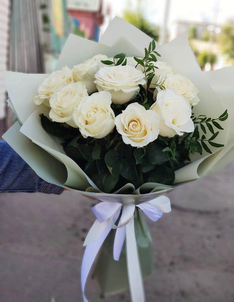Букет Белые розы Проуд в Арье
