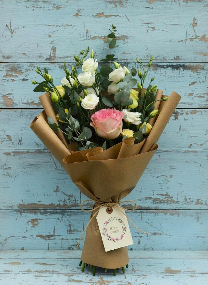 Букет цветов из: Розы и Лизиантусы в Арье