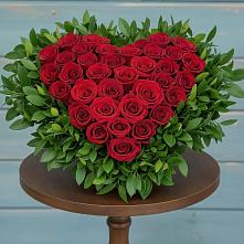 Цветочная композиция из Розы в виде сердца в Арье