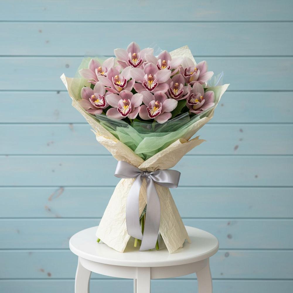 Букет цветов из: Орхидеи и Розы в Арье