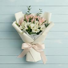 Букет цветов из:  Альстромерии в Арье