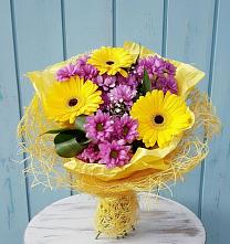 Букет цветов из:  Хризантемы и Герберы в Арье