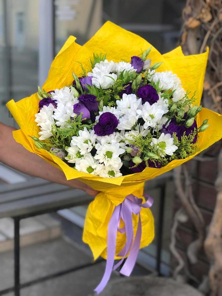 Букет цветов из: Ирисы, Хризантемы и Ромашки в Арье