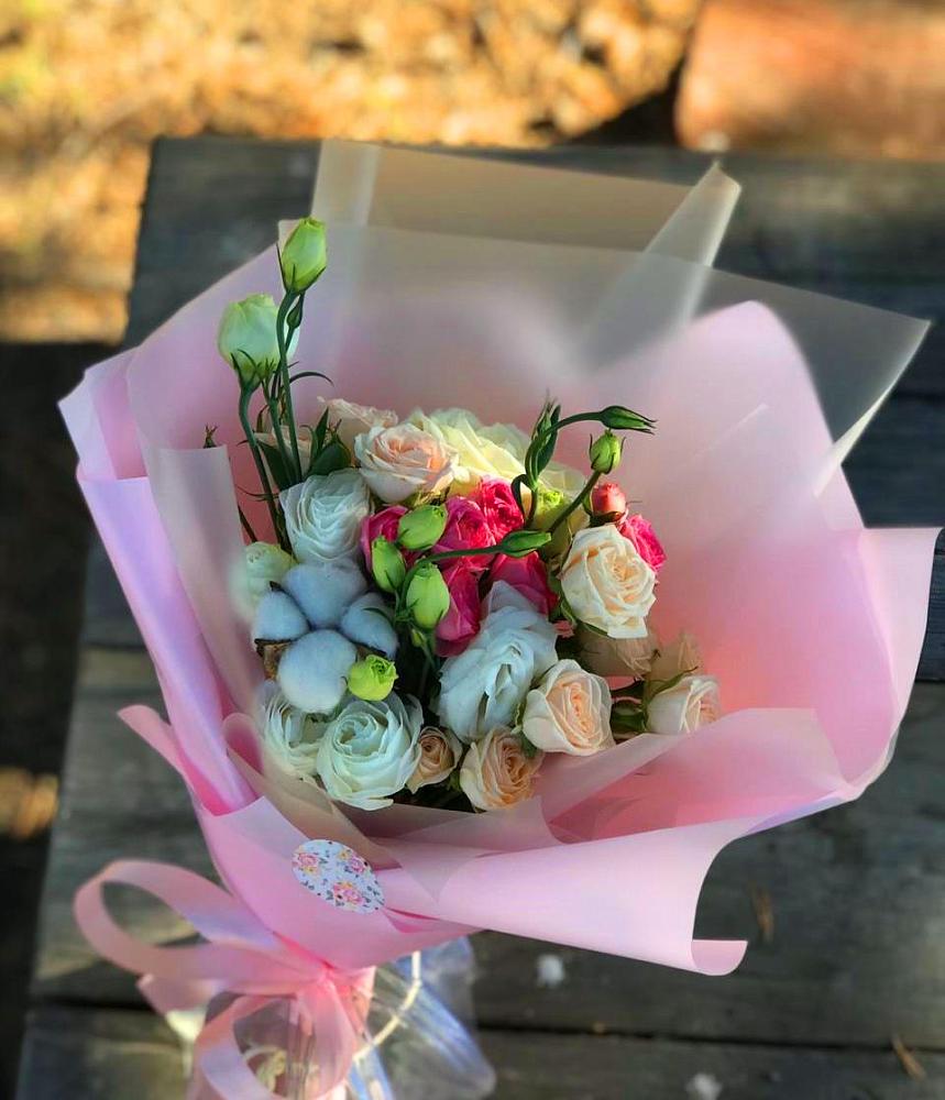 Букет цветов из: Розы и Лизиантусы в Арье