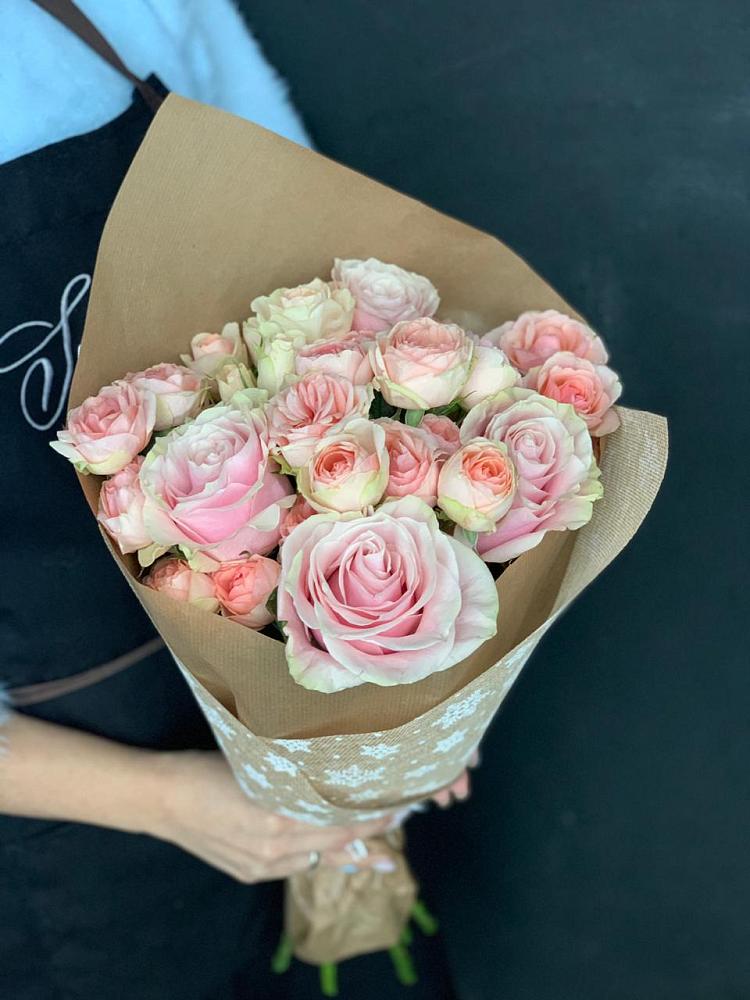 Букет цветов из: Хризантемы и Розы в Арье