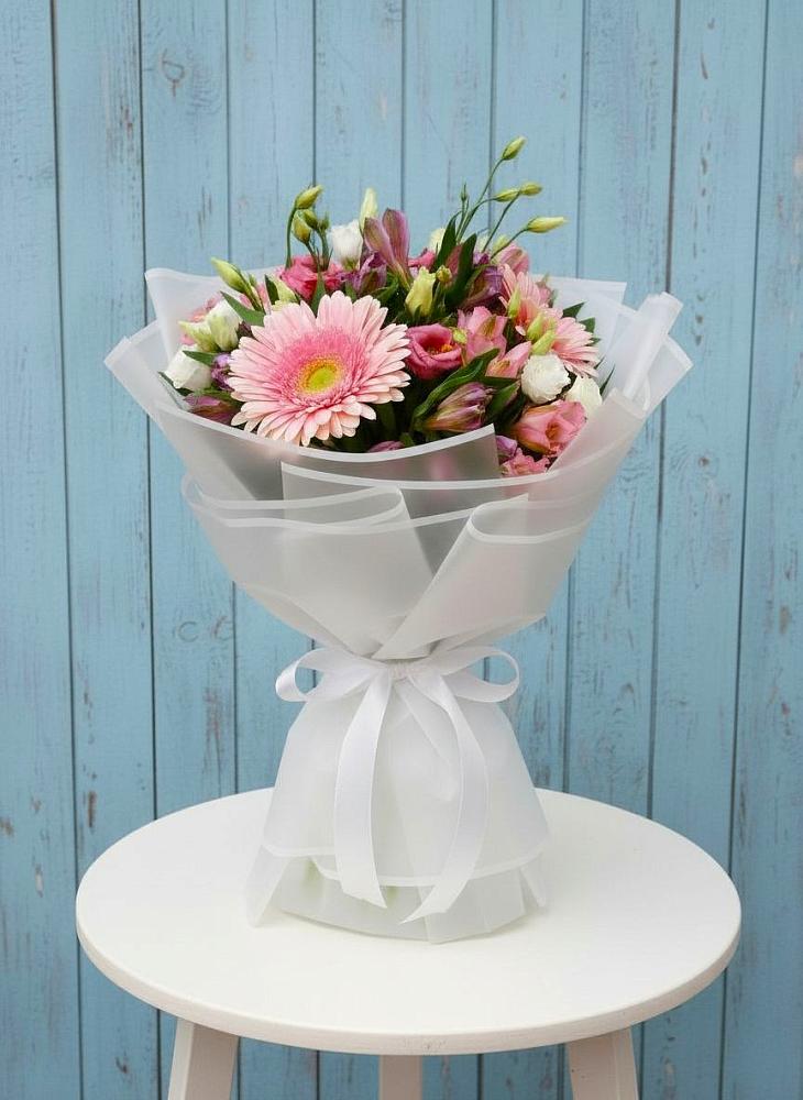 Букет цветов из: Герберы, Альстромерии и Лизиантусы в Арье