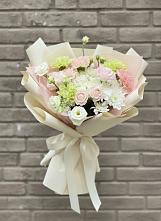 Букет цветов из:  Гвоздики, Розы, Лизиантусы и Хризантемы #REPLACE_PRED# Арье