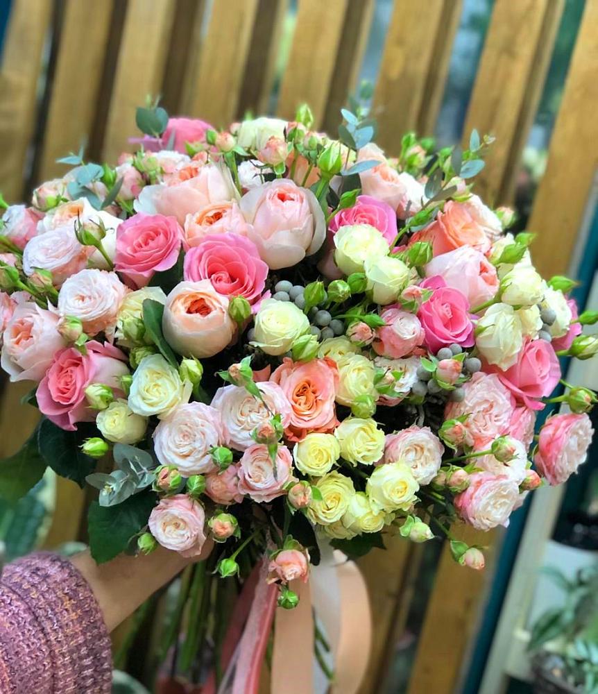 Букет цветов из: Розы в Арье