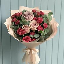 Букет цветов из:  Гвоздики и Розы в Арье