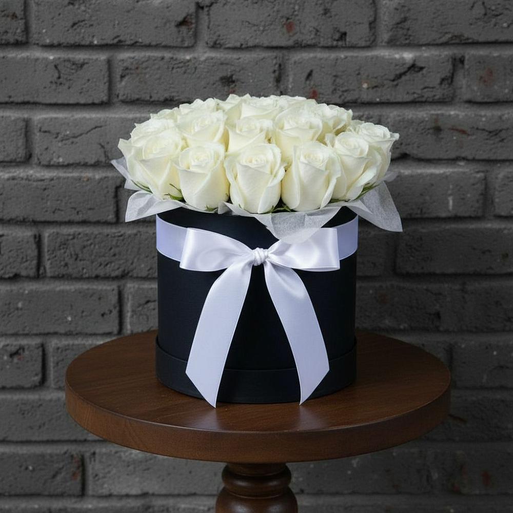 Цветочная композиция из Розы в шляпной коробке в Арье