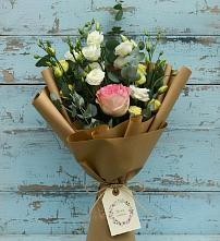 Букет цветов из:  Розы и Лизиантусы в Арье