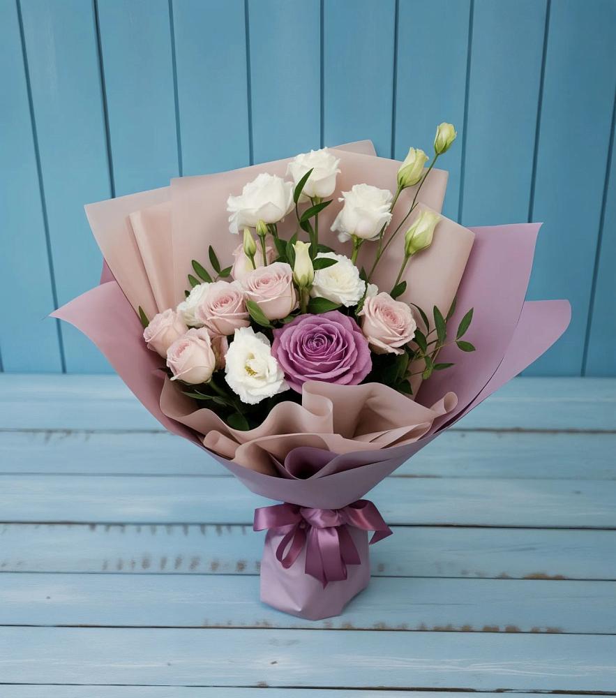 Букет цветов из: Розы и Лизиантусы в Арье